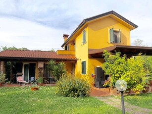 Villa in vendita a Castelnuovo Magra