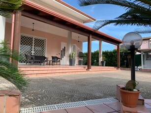 Villa in vendita a Minturno Marina