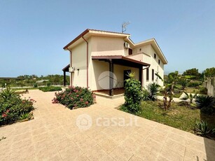 Villa in Vendita in Contrada Patti a Balestrate