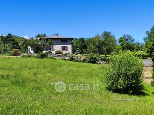 Villa in Vendita in Valdena a Borgo Val di Taro