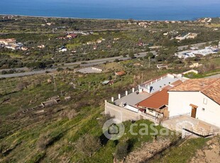 Villa in Vendita in Via del Commercio 7 a Cefalù