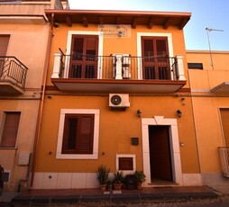 villa indipendente in vendita a Avola