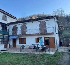 villa indipendente in vendita a Orsara Bormida