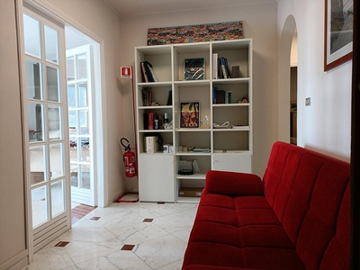 Appartamento con terrazzo, Carrara fossola