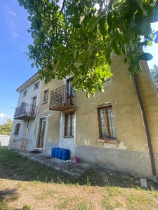 Casa indipendente con giardino a Alta Val Tidone