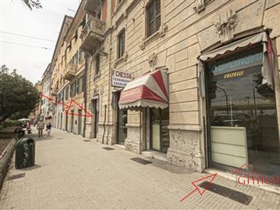Locale commerciale - Oltre 3 vetrine a Genova