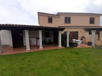 Villa 'Villino Grazia 2' con terrazza privata, giardino e aria condizionata