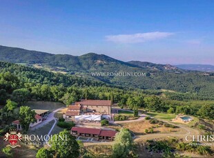 AGRITURISMO IN VENDITA NELLA MAREMMA TOSCANA