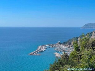 Appartamenti Alassio Via Giorgio Byron 7 cucina: A vista,