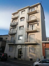 Appartamento in Vendita in Via Chambéry 90 -98 a Torino