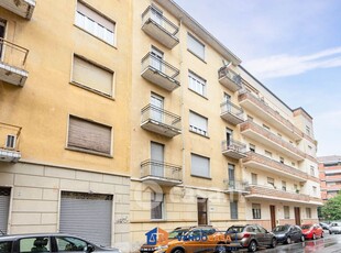 Appartamento in Vendita in Via Pollenzo 56 a Torino