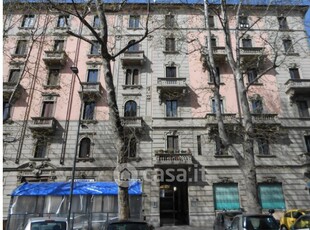 Appartamento in Vendita in Via Ruggero di Lauria 15 a Milano