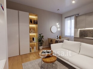 Appartamento in Vendita in Via Val Bregaglia a Milano