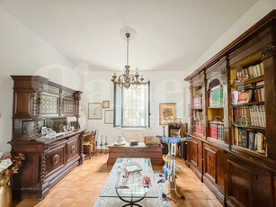 Villa in vendita Prato