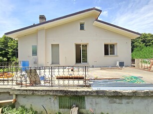 Casa semi indipendente ristrutturato a Camaiore