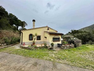 Casale di Charme con Vista Mare e Campagna in Vendita a Ortano, Rio Marina