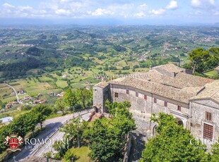 CONVENTO FRANCESCANO IN VENDITA A UN'ORA DA ROMA, LAZIO