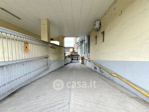 Garage/Posto auto in Vendita in Corso Grosseto 75 a Torino