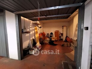 Garage/Posto auto in Vendita in Via Giuseppe Dessì a Roma