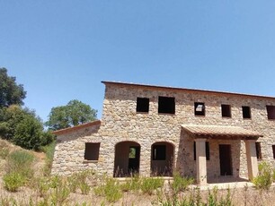 Montalcino - Rustico / casale con terreno in vendita