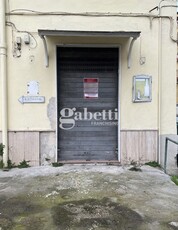 Negozio / Locale in vendita a Capua