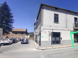 Negozio / Locale in vendita a Pontecagnano Faiano - Zona: Pontecagnano
