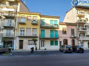 Prestigiosa casa in vendita Viareggio via Giuseppe verdi, Viareggio, Toscana