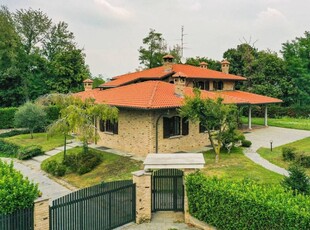 Prestigiosa villa di 550 mq in affitto Via del Castagno, 19, Brenna, Lombardia