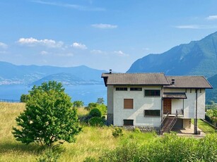 Prestigiosa villa in vendita Via Monte Adamello, 14, Solto Collina, Bergamo, Lombardia