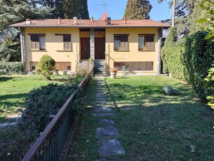 Prestigioso appartamento di 90 m² in vendita LARGO VENINI, Varenna, Lecco, Lombardia