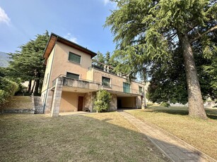 Villa a Lumezzane in Via Massimo d'Azeglio Lumezzane