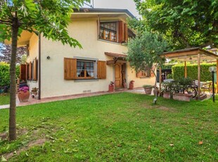 Villa in Vendita ad Forte Dei Marmi - 2800000 Euro