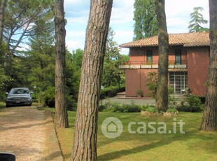 Villa in Vendita in Via Ferraioli 1 a Roma