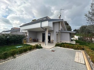 VILLA UNIFAMILIARE ALBANO LAZIALE