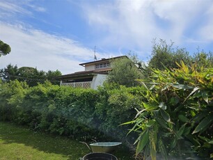 Villetta bifamiliare in vendita a Vittoria Apuana - Forte dei Marmi