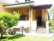Villa bifamiliare via Narbolia, Fiumicino