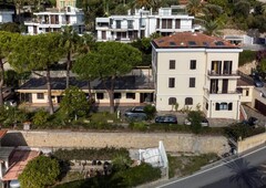 Villa in vendita a Bordighera Imperia Centro