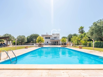 Villa con terrazzo a Ostuni