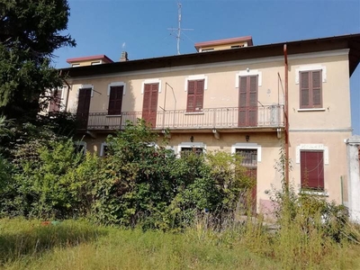 Casa singola da ristrutturare a Busto Arsizio