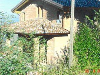 Casa singola in Via Frascaro in zona Pescarola a Prignano Sulla Secchia