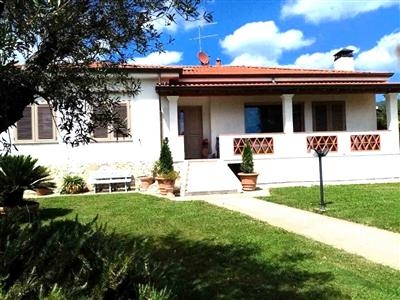 Indipendente - Villa a Caniparola, Fosdinovo