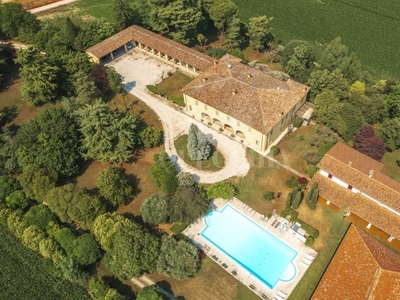 Villa di 2600 mq in vendita Via Giuseppe Di Vittorio, Desenzano del Garda, Lombardia