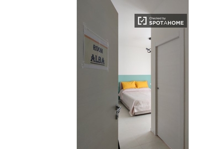 Stanza in affitto in appartamento con 2 camere da letto a Pero, Milano