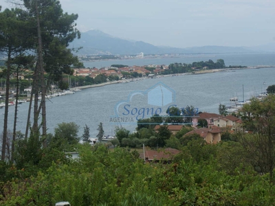 Villa Bifamiliare con giardino, Ameglia bocca di magra