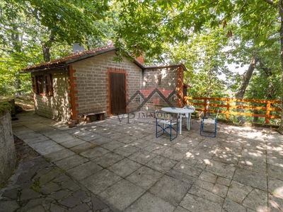 Casa vacanza Bilocale con giardino a Castelnuovo di Val di Cecina