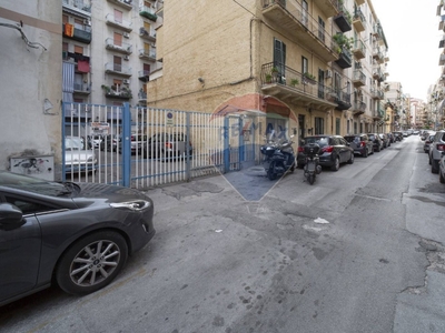 Quadrilocale in Via Giuseppe Crispi, Palermo, 1 bagno, 116 m²