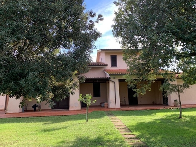 Villa Bifamiliare in vendita a Grosseto