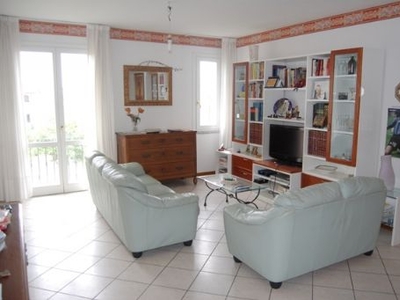 Appartamento in ottime condizioni in zona Isola a Ortonovo