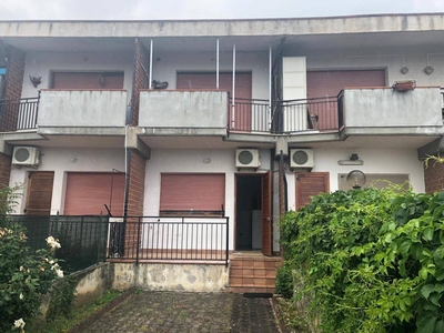 Appartamento in vendita a Caronia Messina Caronia Marina