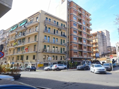 Appartamento in vendita a Catania Largo Rosolino Pilo